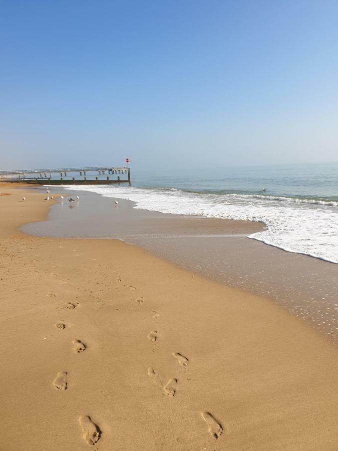Bournemouth Hot Tub&Sauna Holiday Let Exterior foto